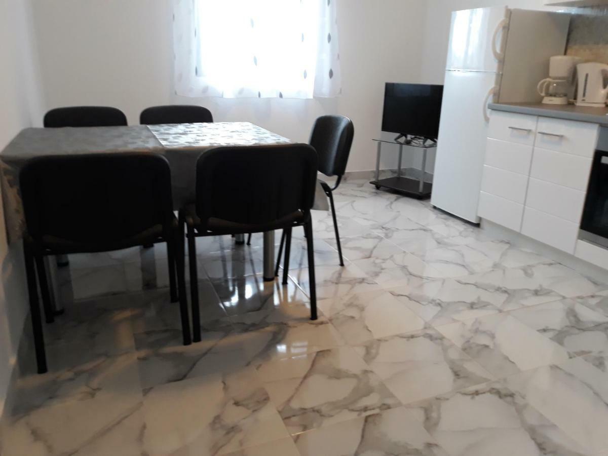 Apartments Jelicic บีโอกราดนาโมรู ภายนอก รูปภาพ